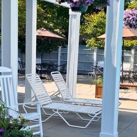 Luxury Villa- 3 Mins To Mohegan- Fully Stocked With Fireplace- Jacuzzi, Saltwater Pools, Sauna ノーウィッチ エクステリア 写真