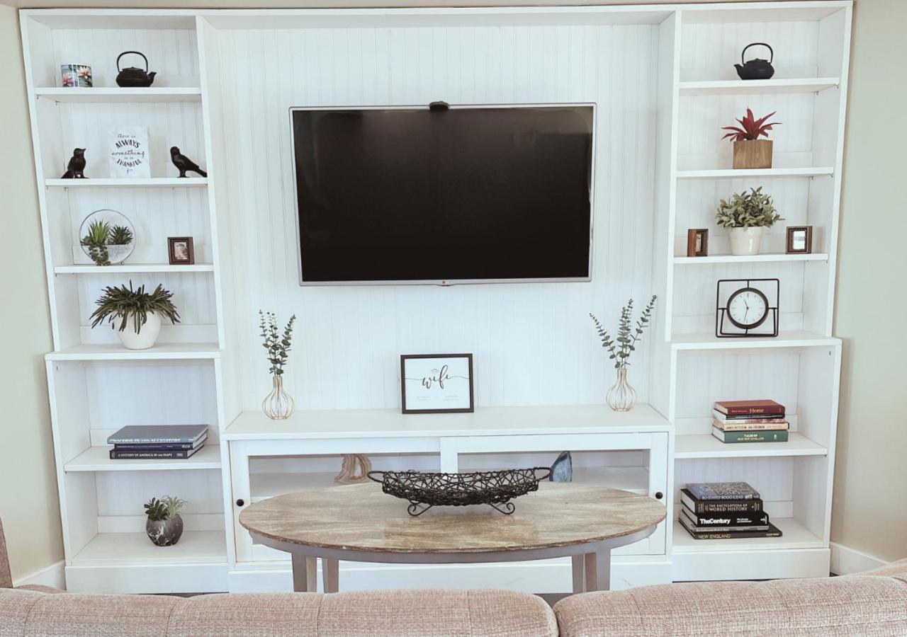 Luxury Villa- 3 Mins To Mohegan- Fully Stocked With Fireplace- Jacuzzi, Saltwater Pools, Sauna ノーウィッチ エクステリア 写真